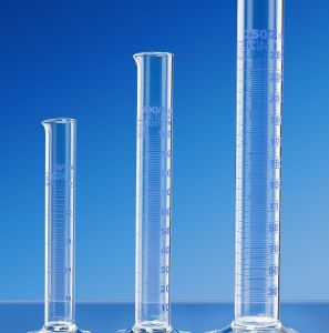 Probeta de vidrio borosilicato alemán 3.3. Máxima precisión y resistencia química para tu laboratorio. ¡Cotiza ahora!
